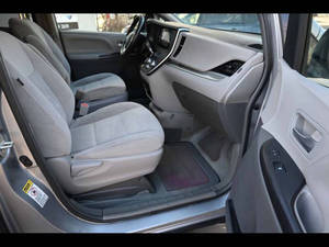 Usado 2015 T * oyota Sienna LE Mobility - Product Image 4