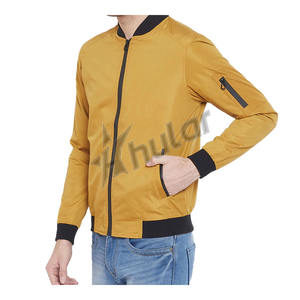 Chaqueta Bomber de satén amarilla informal personalizada para hombre para Otoño Invierno de nailon con cierre de cremallera y logotipo bordado - Product Image 2