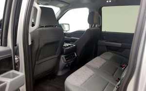 Camionetas Pickup Eléctricas 4x4 Usadas en Excelentes Condiciones, con Motor Dual, Interior Moderno y Gran Autonomía para Mayor Comodidad de Conducción - Product Image 3