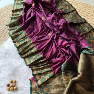 Sari de seda suave de diseñador indio pakistaní, estilo tejido Zari, ropa de fiesta de boda, estilo tradicional, ropa india y pakistaní - Product Image 1