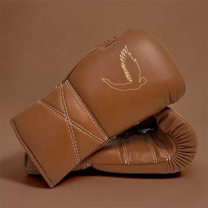 Guantes de Boxeo Super Lace Fly de Primera Calidad en Venta, Acolchado Suave y Cómodo, Guantes de Boxeo Profesionales Hechos a Medida - Product Image 2