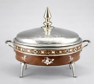 Olla de Acero Inoxidable de Lujo, Aislada, Ecológica, con Acabado de Madera, Diseño Martillado a Mano, Compatible con Todas las Estufas, Personalizable - Product Image 1