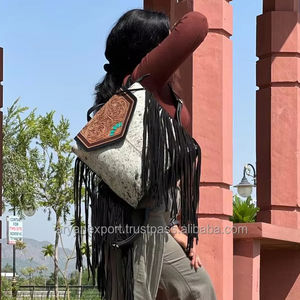 Vente chaude peau de vache sac à dos frange élégant Style occidental sac à dos sacs d'école unisexe usiné à la main sculpture en gros produit en vrac - Product Image 3