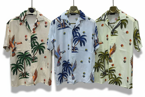 Chemise décontractée à manches courtes en satin imprimé floral pour homme avec logo personnalisé, coupe décontractée, col camp, séchage rapide, idéale pour les vacances d'été - Product Image 4