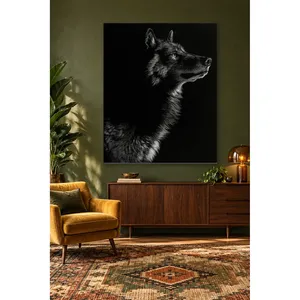 Profil de loup Fida avec fourrure argentée sur fond noir, impression sur toile - Product Image 2