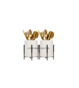 Porte-couverts en métal de qualité supérieure avec un design robuste et élégant pour ranger soigneusement les couverts sur les tables à manger - Product Image 1