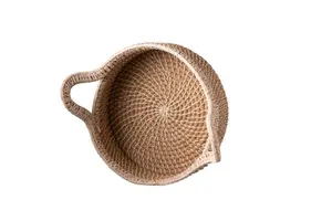 Utilisation de cadeaux Plateau de service en jute fabriqué à la main Plateau de service en jute de haute qualité élégant pour la maison, l'hôtel et la cuisine. - Product Image 3