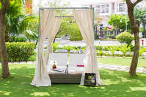 Style traditionnel Double chaise longue auvent mobilier d'extérieur plage jardin cour Villa piscine patio en bois cadre en aluminium - Product Image 4