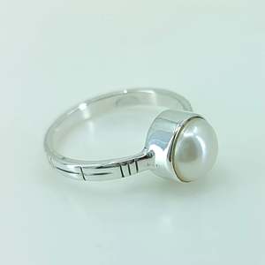 Anillo Boho Hecho a Mano en Plata de Ley 925 con Perla de Agua Dulce, Joyería con Piedra de Nacimiento de Junio, Regalo Perfecto para su Cumpleaños o Aniversario - Product Image 3