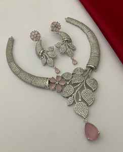 Ensemble de colliers CZ pour femmes, design unique et tendance, parfait pour les soirées, s'accorde avec les tenues ethniques et modernes, qualité supérieure - Product Image 5