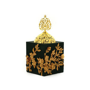 Brûleur d'encens Bakhoor Mabkhara à motif moyen-orient à la mode d'Inde fabriqué à partir de métal et de résine - Product Image 6