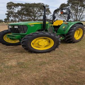 John Deeree 5075E รถแทรกเตอร์อเนกประสงค์4x4 90hp รถแทรกเตอร์อเนกประสงค์คุณภาพสูง - Product Image 5