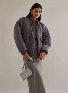 Chaqueta Bomber Acolchada Anthropologie, Color Gris Taupe, Corte Holgado, Nueva, Transpirable para Mujer, MS-LJ-0074 - Product Image 3