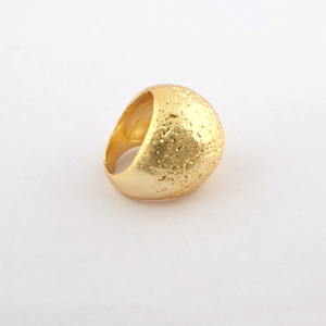 Joyería de moda contemporánea, estilo único, metal liso, acabado cepillado, joyería, anillo de banda de cúpula, anillos de boda chapados en oro de 18 quilates - Product Image 4