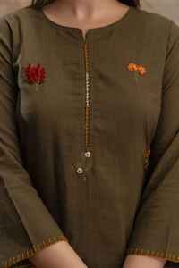 Exclusivo algodón Slub bordado Kurti Bottom Dupatta colección catálogo completo fiesta tarifa al por mayor disponible Salwar indio - Product Image 4