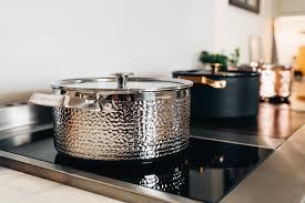 Pot en acier inoxydable martelé au charme moderne avec finition argentée pour table de cuisine et buffets d'accueil - Product Image 4