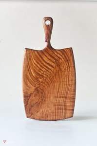 Planche à découper élégante en bois avec finition lisse, parfaite pour couper les légumes, les fruits et la préparation des repas familiaux - Product Image 6