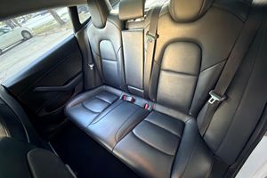 Tesla Model 3 Long Range propre, modèle 2018 - Product Image 2