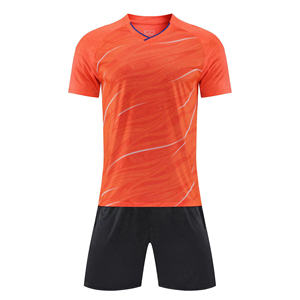 Ensemble de maillots de football pour hommes personnalisés de haute qualité Sublimation de haute technologie nom personnalisé adultes Football pratique uniformes de grande équipe - Product Image 2