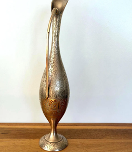 Pichet en laiton gravé, vase floral vintage fait à la main, 12 pouces de haut, crémier décoratif en métal antique, or de minuit, décoration d'intérieur - Product Image 2