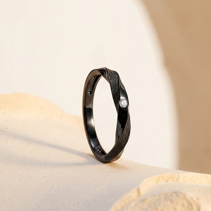 Jeulia <b>Black</b> Stippled Twist Men's Wedding Band Diamond <b>Ring</b> - Product Image 3
