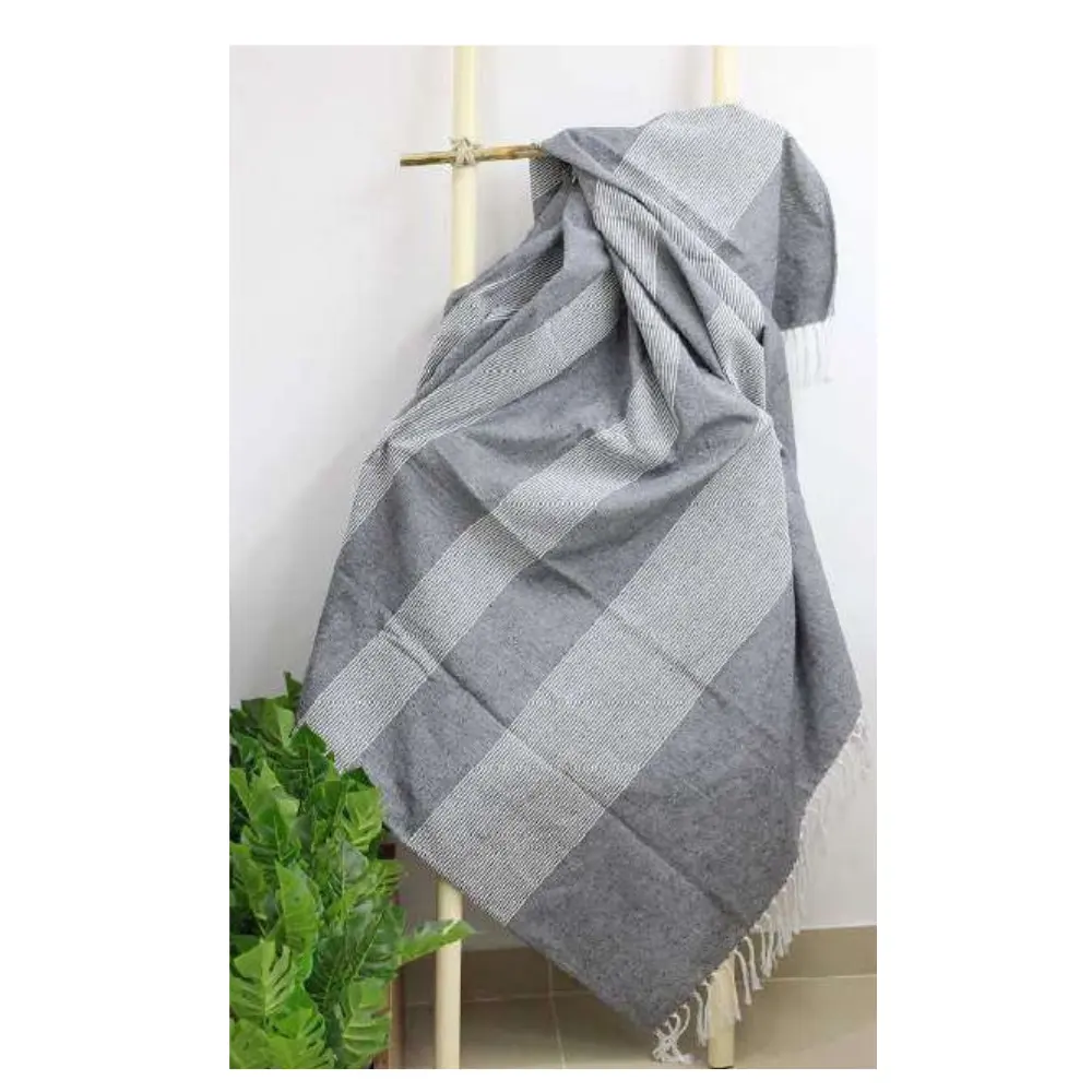 100% Cotton Throws Customized Weaves Waffle Jacquard Herring Bone Thermal Snag Free Leno Weaves Colors Sizes Weights Bulk