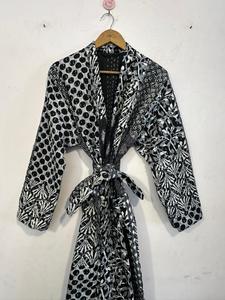 Kimono en coton noir et blanc, robe de mariée patchwork Kantha, peignoir hippie bohème Kantha, robe de kimono patchwork faite à la main - Product Image 6