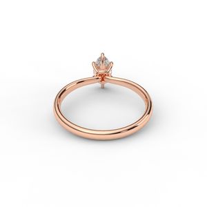 Anillo de Compromiso Solitario con Diamante Cultivado en Laboratorio, Corte Marquesa, Certificado por IGI, en Oro Amarillo/Blanco y Rosa de 14K - Product Image 3