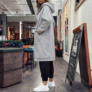 เสื้อฮู้ดดี้โอเวอร์ไซส์แบบมีซับใน ระบายอากาศได้ดี ทรงหลวม ไหล่ตก แฟชั่นสำหรับผู้หญิง มีกระเป๋าซิปซ่อน  แบบยาวพิเศษ  รับผลิตตามสั่ง - Product Image 5