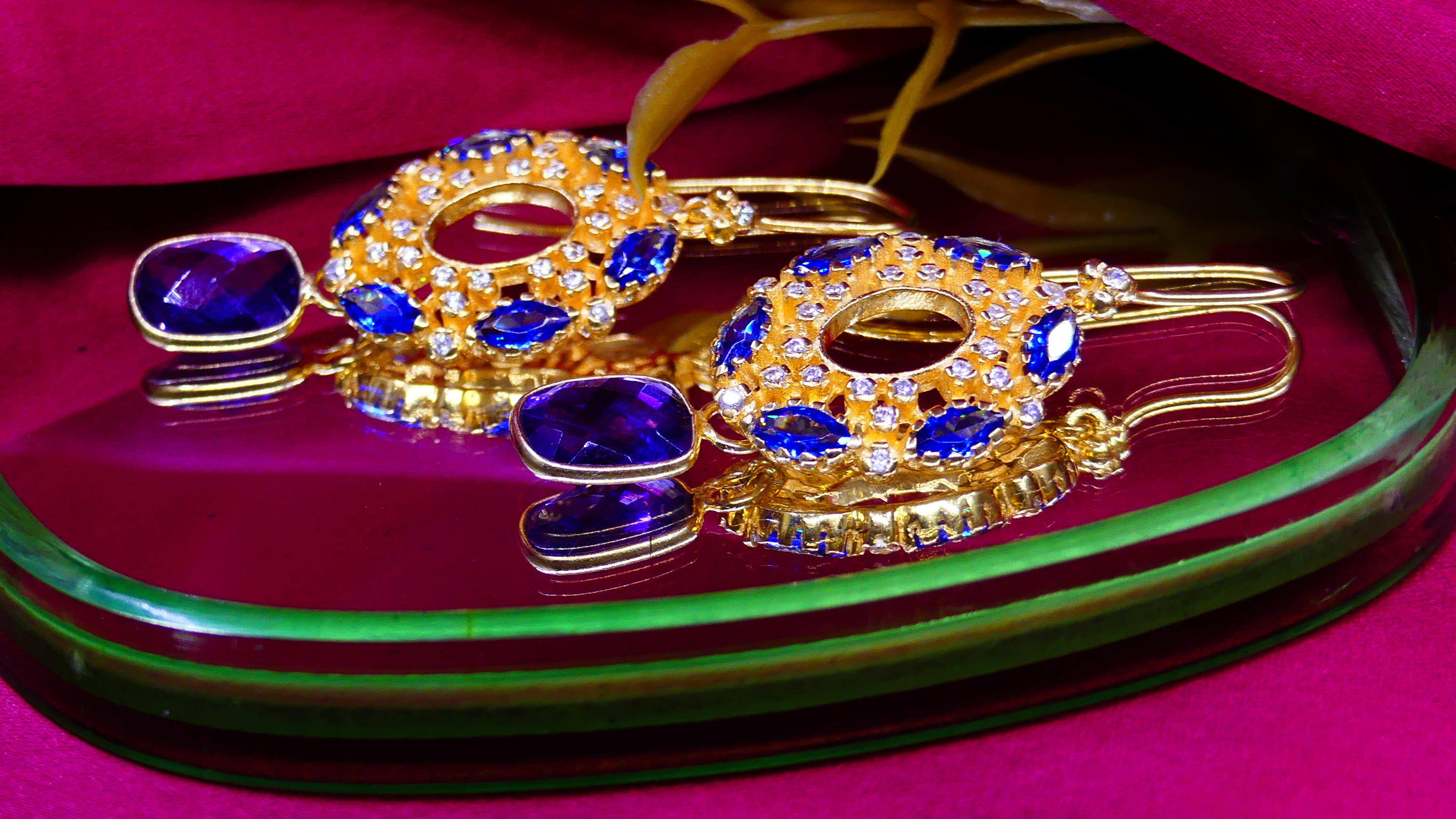 สีเหลือง