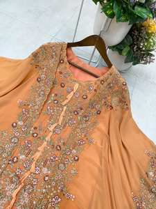 Hermoso Salwar Kameez Tradicional Moderno Pakistaní con Estampado Digital y Bordado para Bodas y Fiestas, Vestido Elegante de Secado Rápido para Niñas - Product Image 6