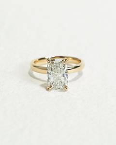 Bague solitaire Art Deco 9x13 MM en argent 925 avec demi-cercle cathédrale d'éternité et halo invisible - Product Image 1