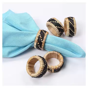 Ronds de serviette écologiques en bois de noyer foncé de qualité supérieure et rotin de jute, ronds de serviette élégants et durables disponibles - Product Image 4