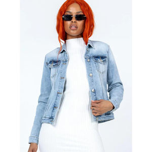 Veste en jean matelassée 100% coton avec col en V rabattu teint-Prix raisonnables - Product Image 1