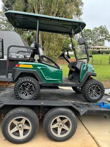 Carrito de Golf Eléctrico de 3-4 Plazas, 4x4, Gasolina, 4 Tiempos, Todoterreno, Color Dorado, Diseño Personalizado, 50-70 km/h, Motor AC de 5KW, 70-90 km de Autonomía - Product Image 4