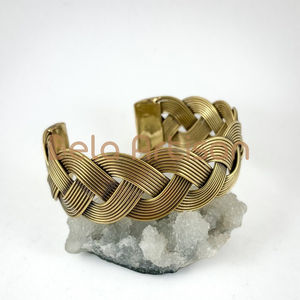 Ensemble de bracelets de couple en laiton Conception torsadée en fil de corde, bracelets élégants pour hommes et filles Bela Artisan - Product Image 1