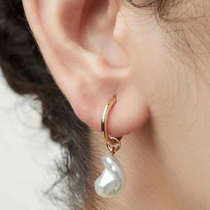 Pendientes de piedras preciosas con bucles de perlas barrocas naturales de alta calidad en oro amarillo de 18K, joyería hecha a mano, pendientes de aro Huggie - Product Image 3
