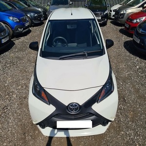 TOYOTA AYGO 2015 USADO, VOLANTE A LA IZQUIERDA/DERECHA - Product Image 1