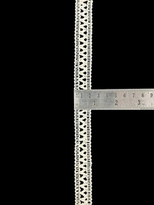 Vente chaude Tissu en dentelle de soie écologique à motif en zigzag, bordure décorative ivoire pour sari ou robes dupatta - Product Image 5