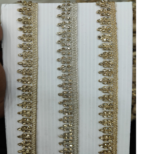 Hecho a medida con piedras adjuntas y borde de hilo rizado diseñado en tres colores en pulgadas de ancho para fines de reventa. - Product Image 1