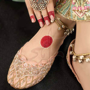 Unique <b>Design</b> Low MOQ Women Khussa Solid Color Handmade Anti-Slippery Lightweight Genuine Leather Outsole High Quality - Product Image 5