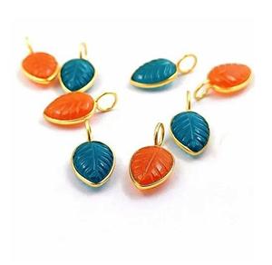 Boucles d'oreilles en bois d'os sculpté à la main pour hommes et femmes - Product Image 6