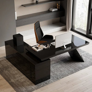Bureau d'ordinateur exécutif en forme de L Sherria de 70,9 po en bois d'ingénierie pour la maison ou le bureau - Product Image 1