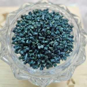 HDPE 100% Masterbatch reciclado 25kg Bolsa Patrón granulado moldeado colorido Productos de caucho natural reprocesado para moldeo por soplado - Product Image 1