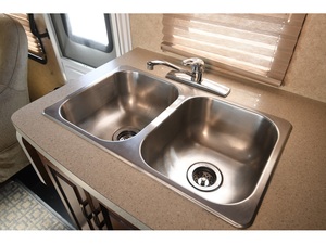 Nueva Caravana de Lujo, Autocaravana y Remolque para Acampar y Viajar, Cómoda Casa Móvil con Características para Furgoneta Camper - Product Image 4