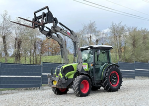 Tracteur agricole CLAAS NEXOS 240 F de haute qualité, tracteur à quatre roues motrices, tracteur agricole à prix réduit - Product Image 2