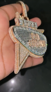 Colgante de Lujo Hip Hop de Plata de Ley 925 con Letra Personalizada Iced Out, Diamantes de Moissanita VVS Brillantes Redondos y Baguette - Product Image 3