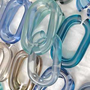 Adornos de Pared de Cadena Acrílica Moderna, Hechos a Mano con Resina, para Decoración del Hogar, Disponibles en Todos los Colores - Product Image 3