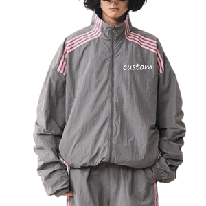 ชุดวอร์มกันแดดผู้ชายแบบมีโลโก้สั่งทำพิเศษ เนื้อผ้าบางเบา สไตล์สตรีทแวร์ ลายทางด้านข้าง เหมาะสำหรับฤดูร้อน ชุดกีฬา แจ็คเก็ตกันลม - Product Image 2