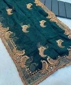 Ajoutez une touche vibrante à votre garde-robe avec des saris en georgette de soie rouge intense pour une tenue de soirée audacieuse. - Product Image 3